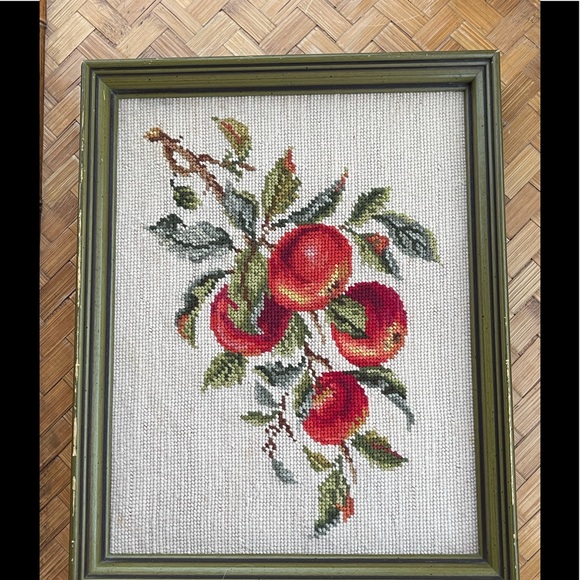 🍎Apple needlepoint picture, framed vintage🍎